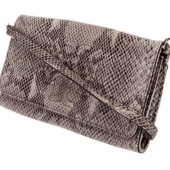 Tory Burch Crossbody Bag
Neutrals SuedeAnimal Print Gold-Tone Hardware. - Picture 2 of 6